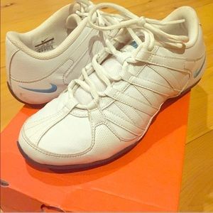 Nike Musique dance sneakers